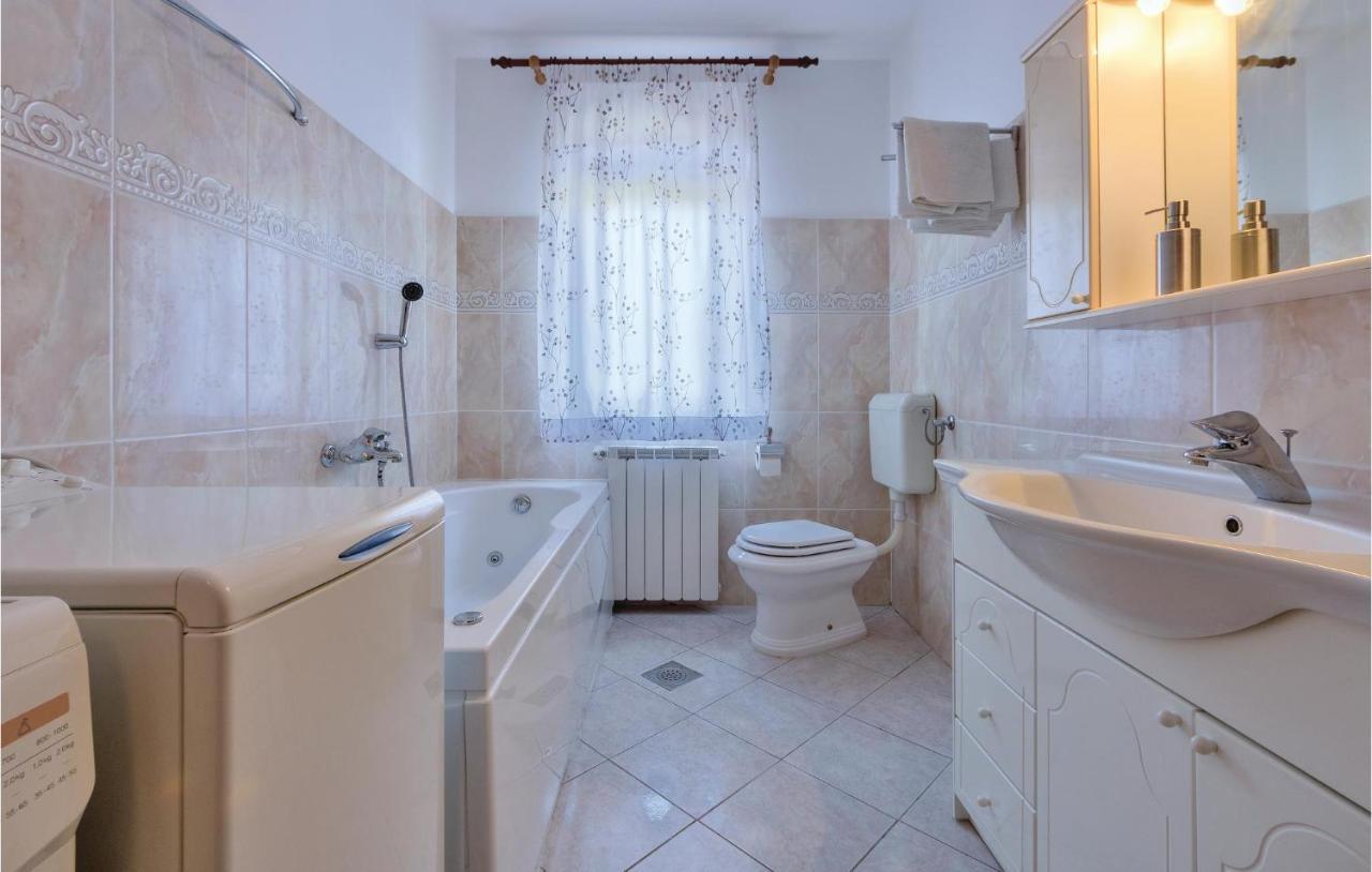8 Bedroom Stunning In Pula