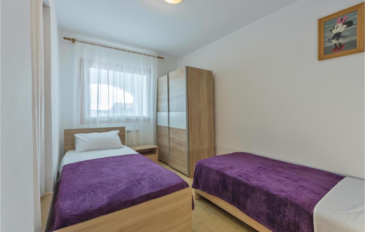 Vikendica 8 Bedroom Stunning In Pula
